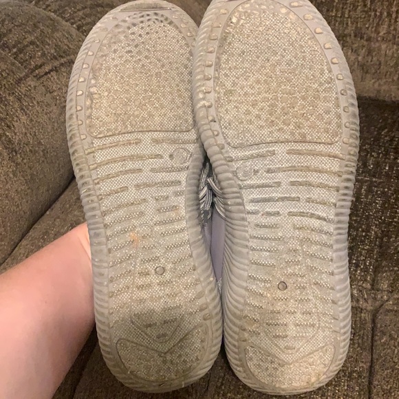 Shoes - Picture 3 of 4